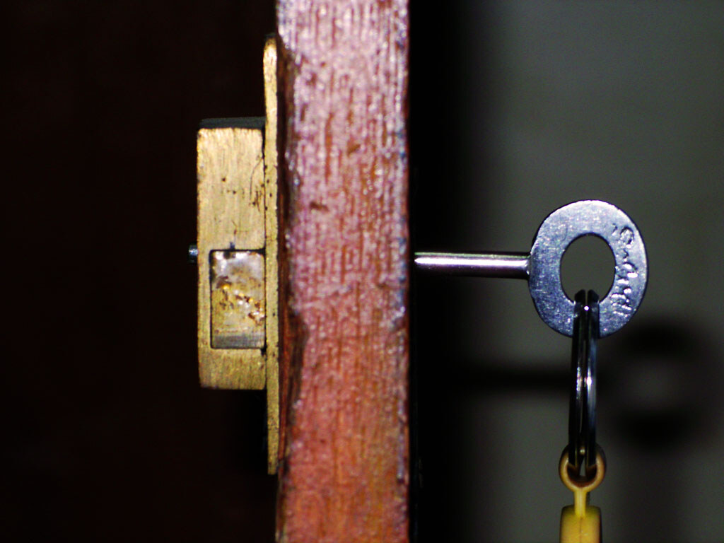 Euro cylinder lock replacement South London fitted price