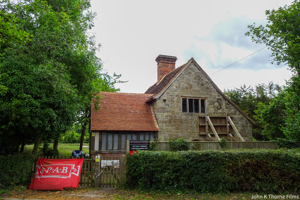 Heritage timber door with BS3621 mortice lock fitted — best locks for wooden doors South London