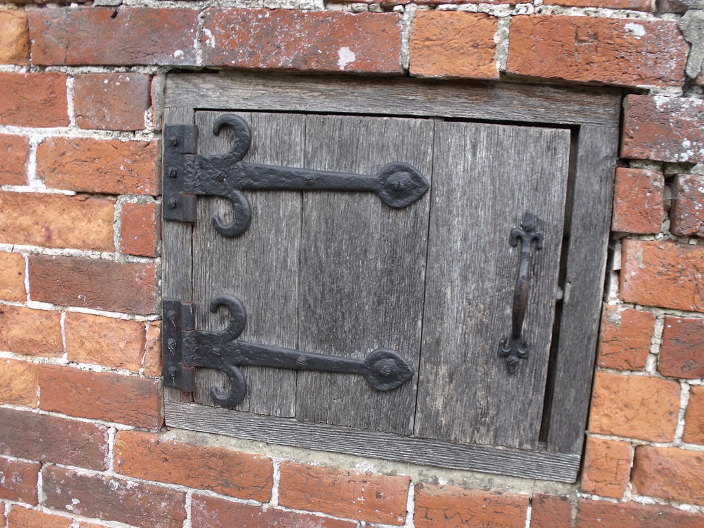 DBS-checked locksmith Sanderstead CR2 South London