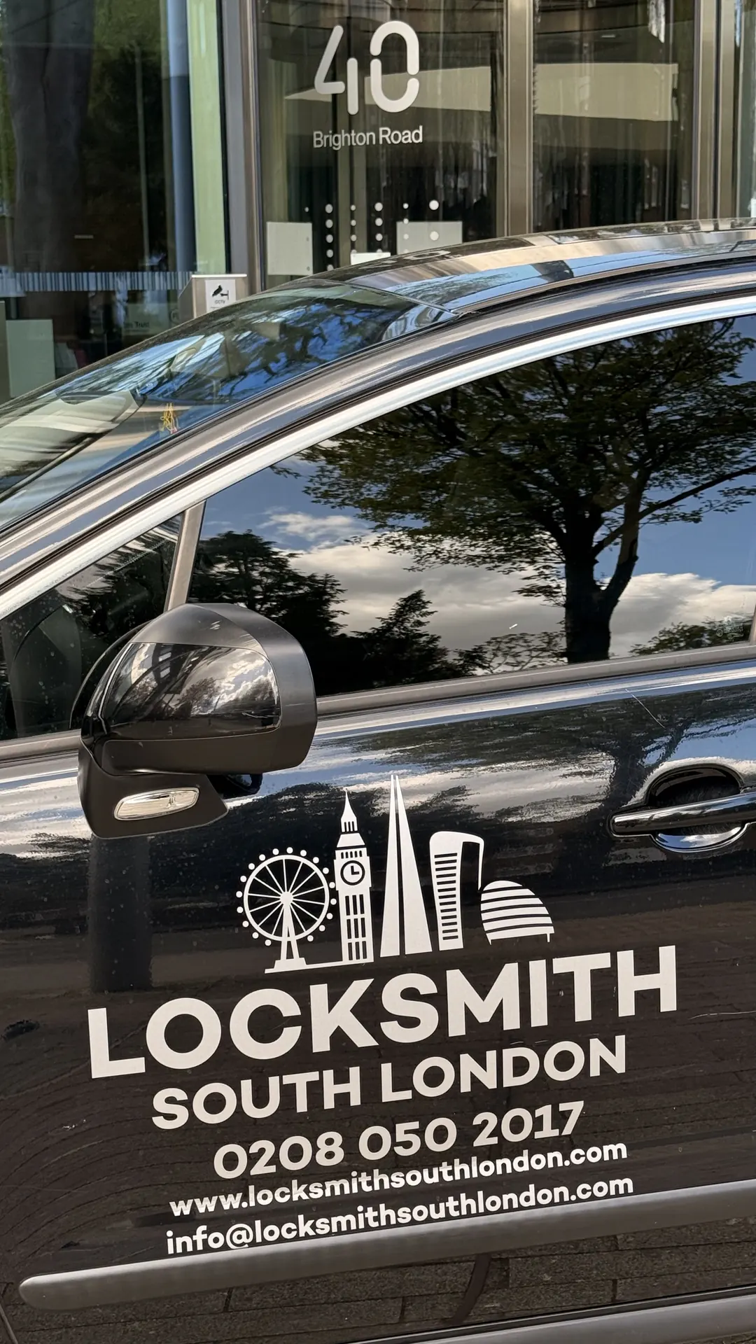 Emergency door unlocking in Sutton SM1 – local locksmith South London