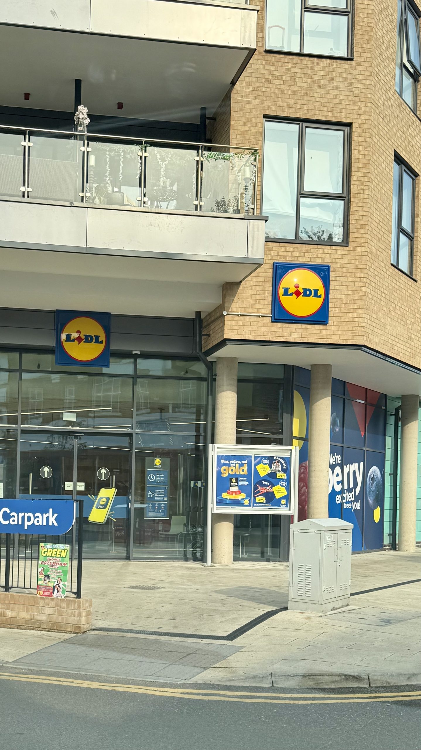 Caterham CR3 shops served by Locksmith South London