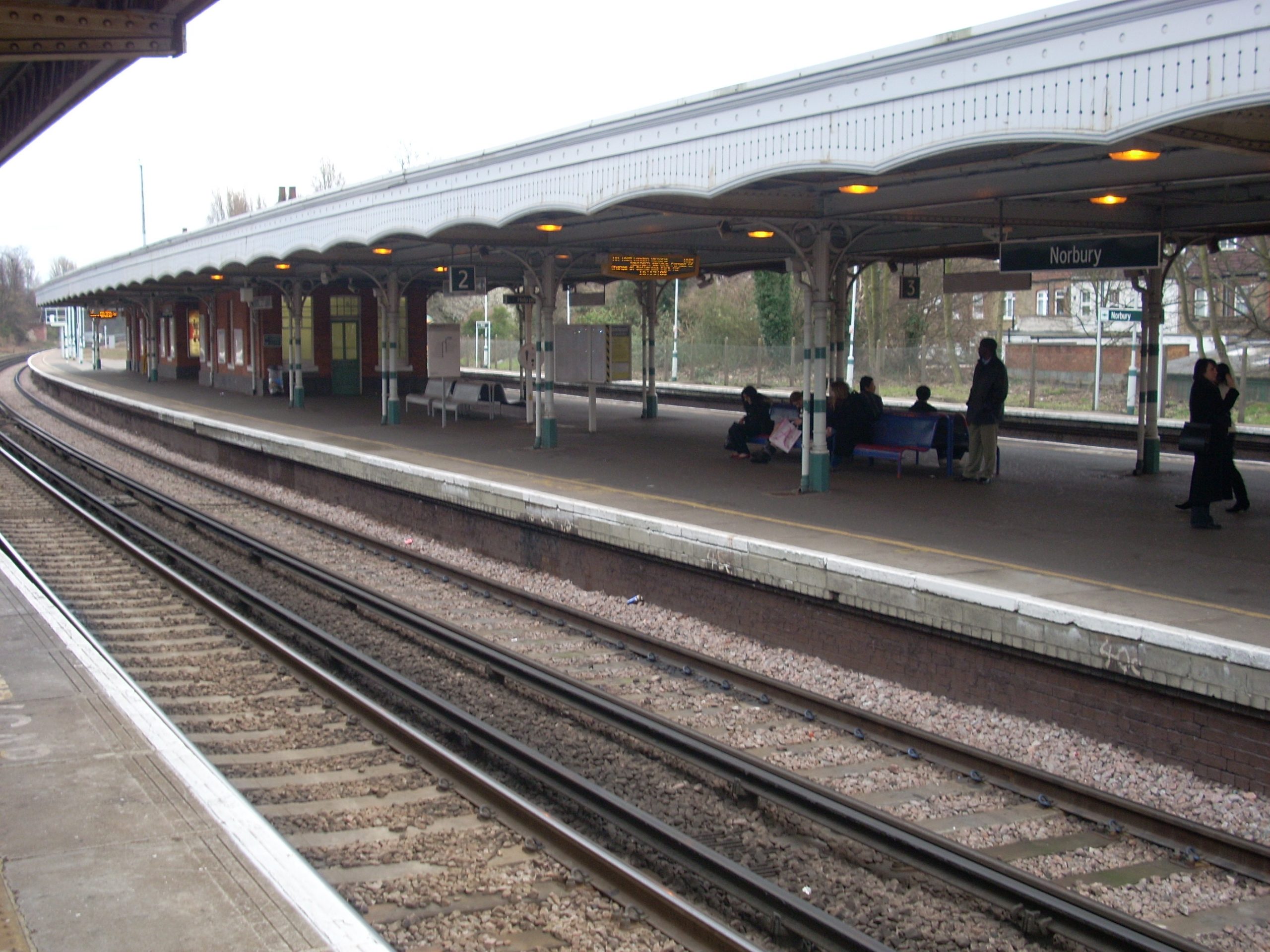 Norbury railway station platforms SW16 — Locksmith South London