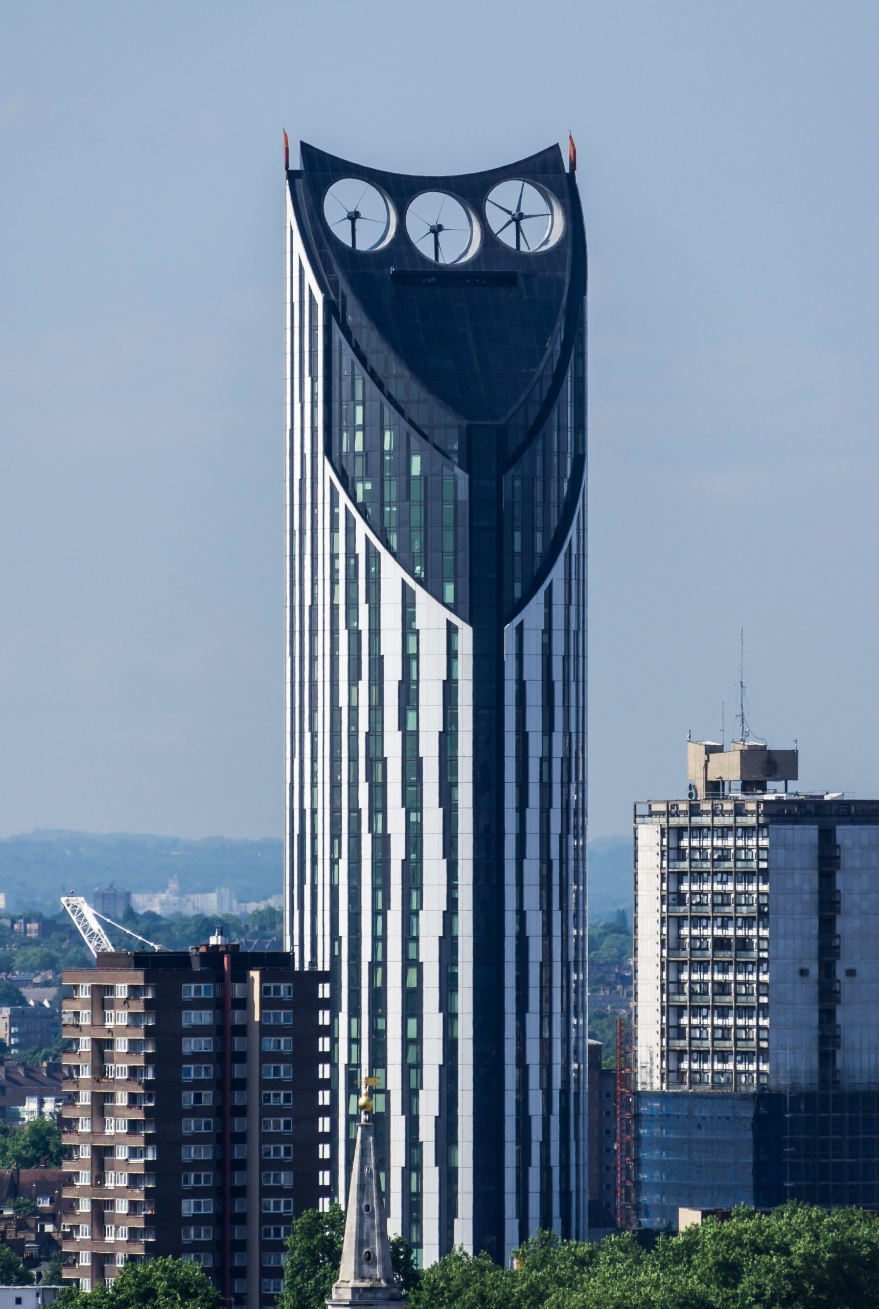 Strata SE1 tower above Elephant and Castle served by Locksmith South London