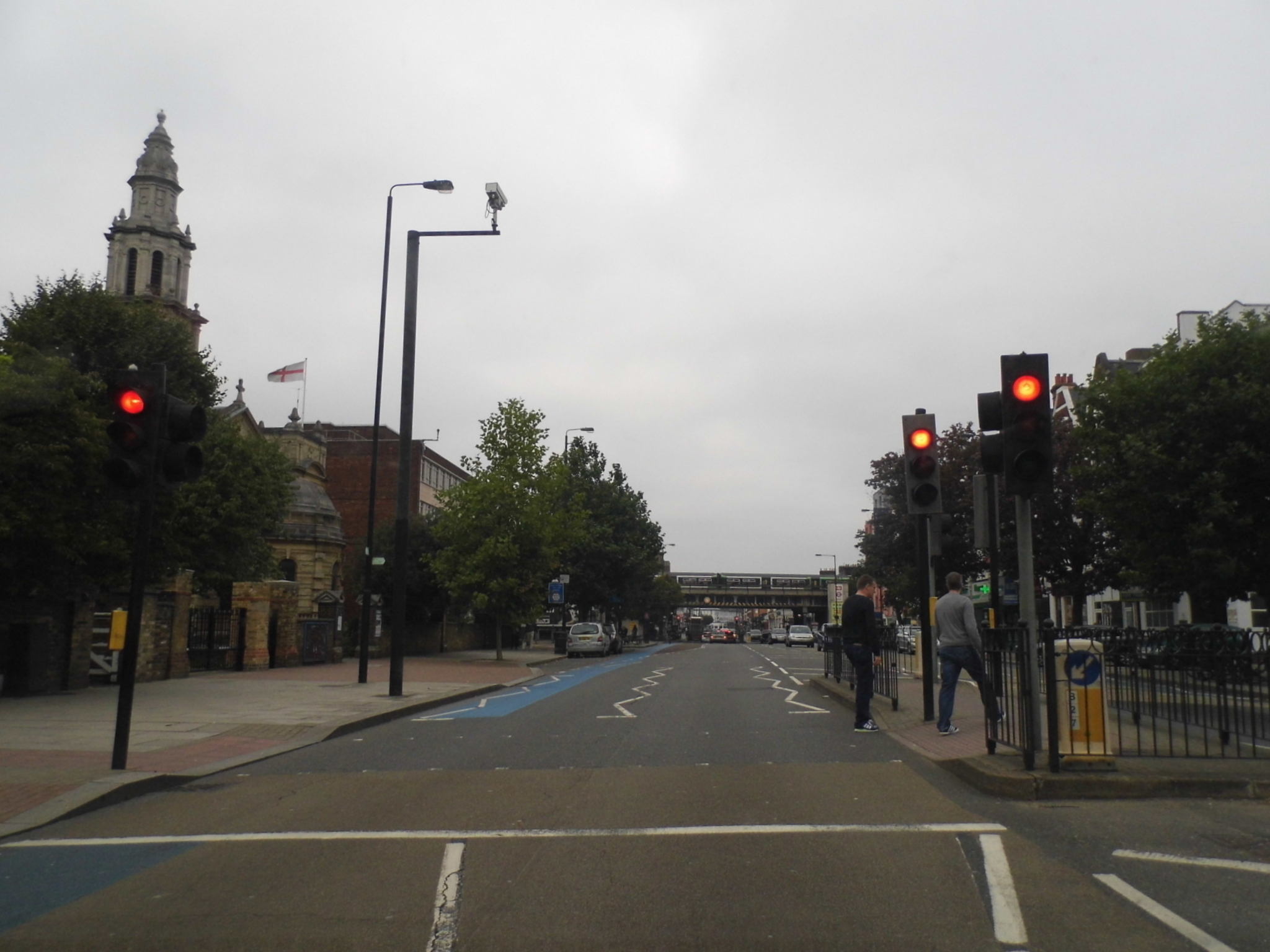Balham High Road SW12 in the Locksmith South London coverage area