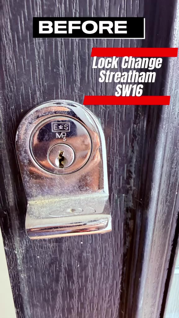 Before a lock change in Streatham SW16 — worn cylinder on a black front door